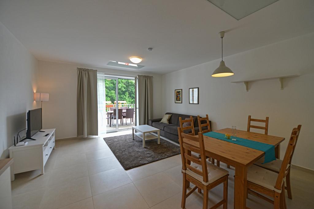 חלוהובץ Apartmany Belveder מראה חיצוני תמונה